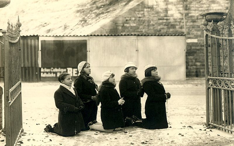 Οι εμφανίσεις της Παναγίας στην πόλη Beauraing του Βελγίου, το 1932…